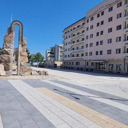 Central Apartament La Malul Marii 3 Camere & Living Mangalia Exterior photo
