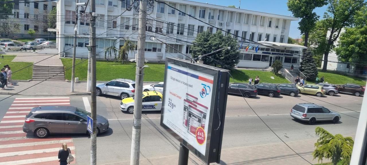 Central Apartament La Malul Marii 3 Camere & Living Mangalia Exterior photo