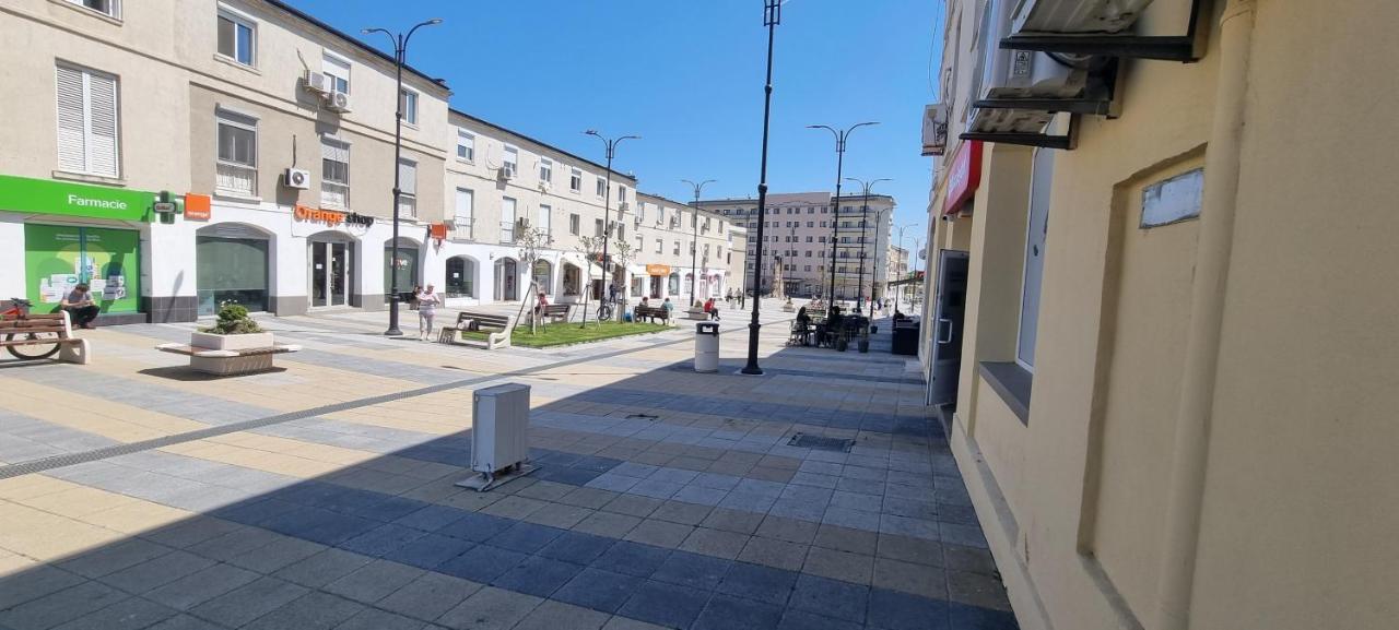 Central Apartament La Malul Marii 3 Camere & Living Mangalia Exterior photo
