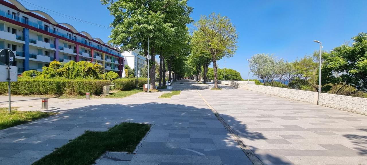 Central Apartament La Malul Marii 3 Camere & Living Mangalia Exterior photo