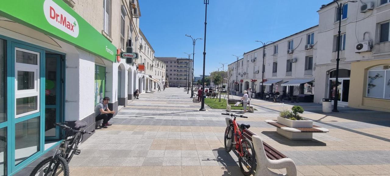 Central Apartament La Malul Marii 3 Camere & Living Mangalia Exterior photo